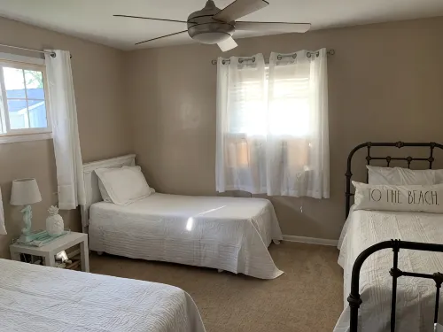 Pet-friendly private home, close to everything South Haven has to offer! - 2-Star