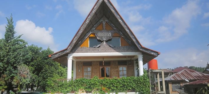 Horas Family Home Hotels in Simanindo