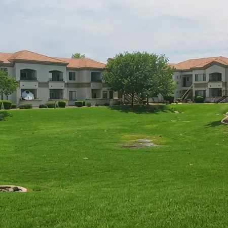 2nd floor 2 Bedroom Condo with Balcony