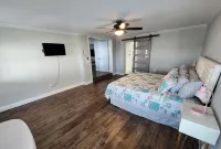 Lake House with Private Pool, Beach & Dock - breakfast