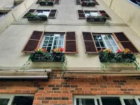 Palace Beach Hostel Hotels near شاطئ ايبانيما