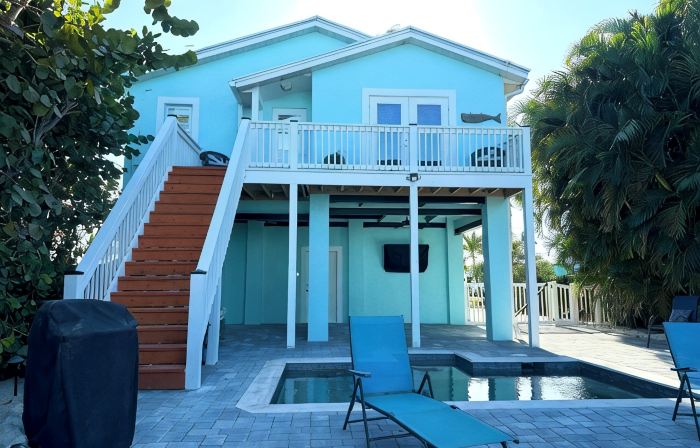 Island Cottage in Quaint Matlacha Florida. Amazing island life is a click away…