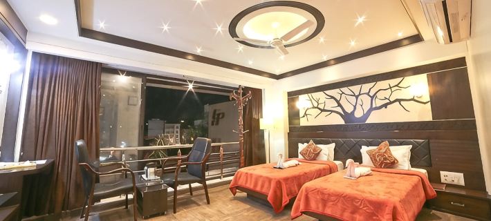 Hotel Grand Pragati Hotels in Suratin piirikunta