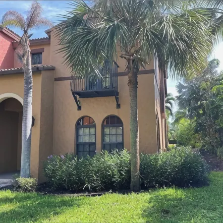 House in Ole exclusive resort close to it all - between Marco Island and Naples