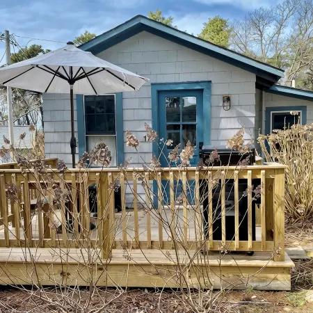 New listing! Cozy, fresh and clean 1-bedroom cottage with Pond access in Chatham