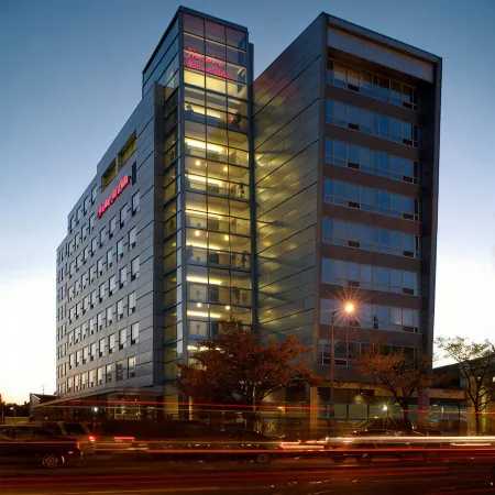 Hampton Inn & Suites Boston Crosstown Center