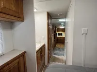 Shaanti Living • Cozy Private Camper 2 Hotels in Putnam County