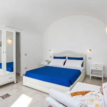 Villa Salice with private hot tub and solarium
