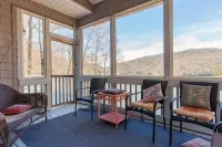 Beautiful Mountain Lakefront Home Lake Nantahala, North Carolina, USA - Homestays