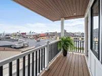 Casablanca-Luxury Retreat/2 Kings/Steps to Beach/PetFriendly Hotels in Salisbury