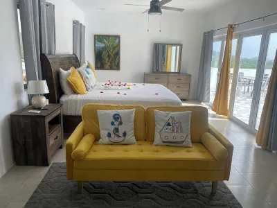 Spacious 4-bedroom  villa with AC and a Panoramic view on The ocean. Hoteles en 