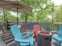 Lake Access + Kayaks + Arcade + Bike Path + Deck Hotels in Wolfeboro