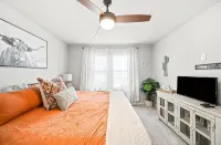 Spacious 5-bedroom house in charming Castle Rock with AC, WiFi, fitness area - 4성급