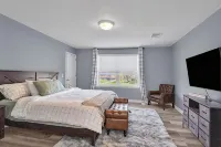 Pet Friendly 3-bedroom farmhouse in Grantville- 8 Mi from Hershey Park with pool - Boutique