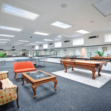 Spacious Waterview Home - Spa, Pool Table & Fireplaces – for Families & Reunion