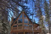Beautiful Luxurious Cabin - The perfect getaway!