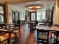 The Glenmoriston Townhouse Hotel - parking