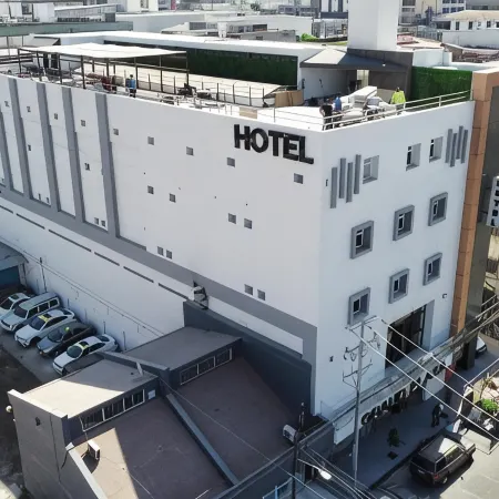 Hotel Grand One Plaza Отели в г. Тихуана
