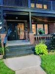 Lovely Flat Near Cleve Clinic/Cwru/UH - Larchmere w/Porch! - 2-Star