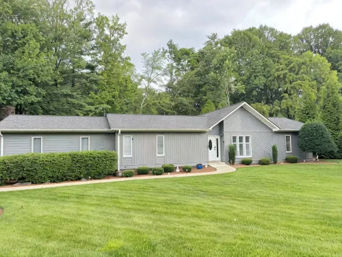 Peaceful, newly renovated 3 bedroom home located near the Blue Ridge Mountains - balcony