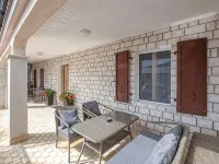 Comfortable Apartment in Umag With Parking Space Hotels in Murine