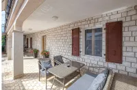 Comfortable Apartment in Umag With Parking Space - 3 stjerner