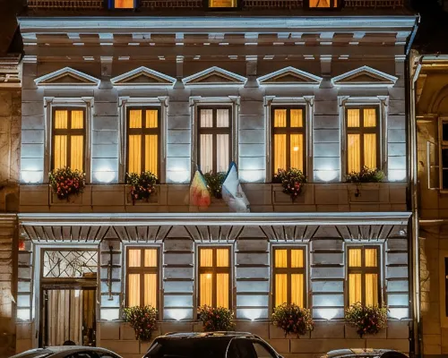 Casa Chitic - Hotel & Restaurant- STR Nicolae Balcescu 13 Hotels in Brasov