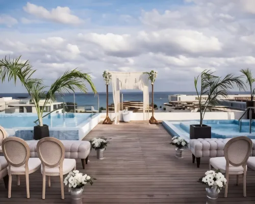 The Reef 28 Hotel & Spa - Luxury Adults Only - All Suites - with Optional All Inclusive Отели рядом с достопримечательностью «Пляжный клуб Kool»