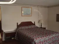 Fels Three Crown Motel - Motels