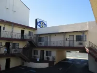 Deluxe Inn Hawthorne/ LAX