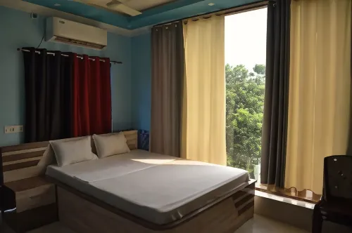 Hotel Meridian 	(Murshidabad) - parking