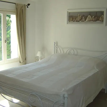 40 m² duplex apartment with air conditioning in villa with garden and parking space