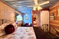 Tranquil retreat  on 16 acres sleeps 10 guests.