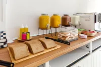 Urban Hostel Palma - Albergue Juvenil - Youth Hostel - Aamiainen