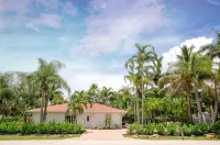 Estey Oasis. Heated Pool! Close to Beaches/5th Ave! - Private Pools
