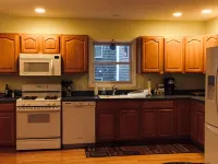 Provincetown Water & Monument Views Huge Townhouse- Boatslip 5 min walk - 2 stjerner