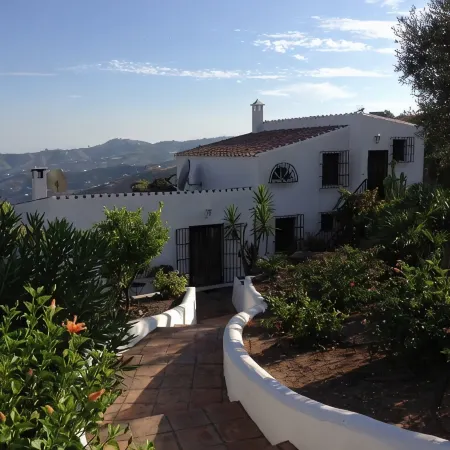 Idyllic country house with pool and fantastic sea view