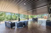 Waterfront @ Tiger Creek Retreat Sleeps 16 - 4성급