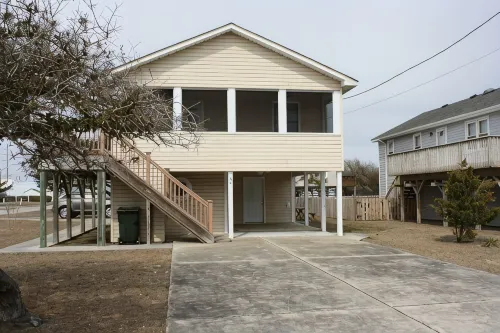Available July 26-31. Close to Everything and Only 5 Minute Walk to the Beach. - 3-Star