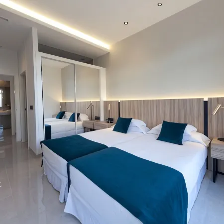 Apartamentos la Laguna I Luxury Apartments Hotels in Quesada