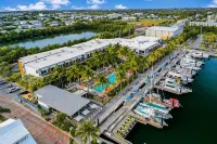 Sailboat Stay • Marina Pools • Sleeps 4 • Stock Island, Key West