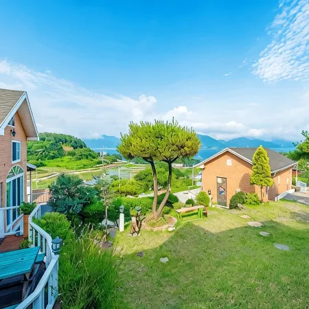 Namhae Painter and Flower Stay