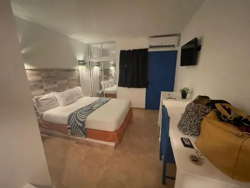 Nuovo Hotel Playa Catalina - С баром