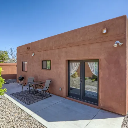 Centennial Hills Luxury Guesthouse (Northwest Las Vegas) Отели рядом с достопримечательностью «Поле для диск-гольфа Mountain Crest Disc»