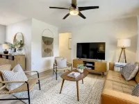 Cypress Inn - Modern home close to Siesta Key - Homestays