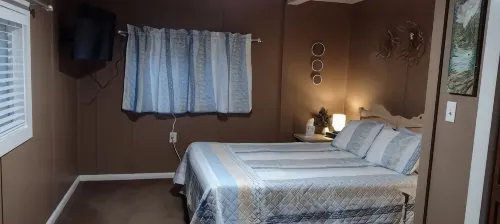 Cozy, comfortable and close to Cleveland-Canton-Skiing & Cuyahoga Natl. Park -  Privatzimmer
