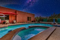Views! Private Heated Pool + Spa + BBQ + Games + EV + High-speed Wifi - Private Pool