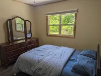 2-Bedroom Cottage On Lake Ainlsie Private Beach, Enjoy Fishing & Swimming. - 3-Star