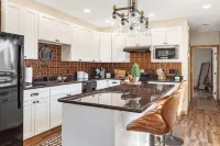 Stylish Uptown Butte Condo - 634