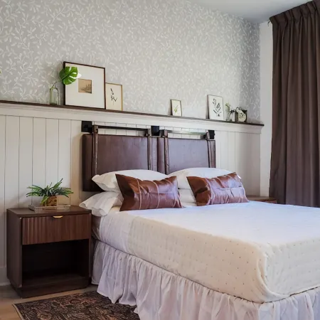 3 Bed. Downtown Designer Den w/ WiFi & AC in Amazing Greer NEAR AIRPORT Hoteles en Greer